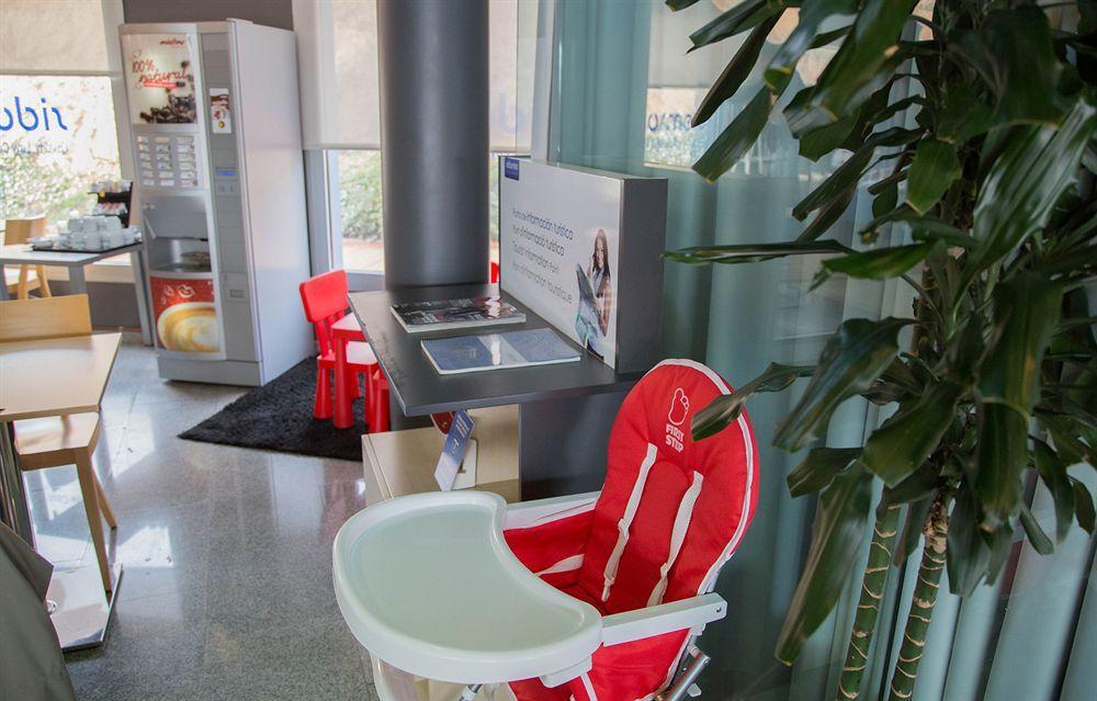 บี แอนด์ บี โฮเต็ล กราโนเยอร์ Hotel Les Franqueses del Valles ภายนอก รูปภาพ