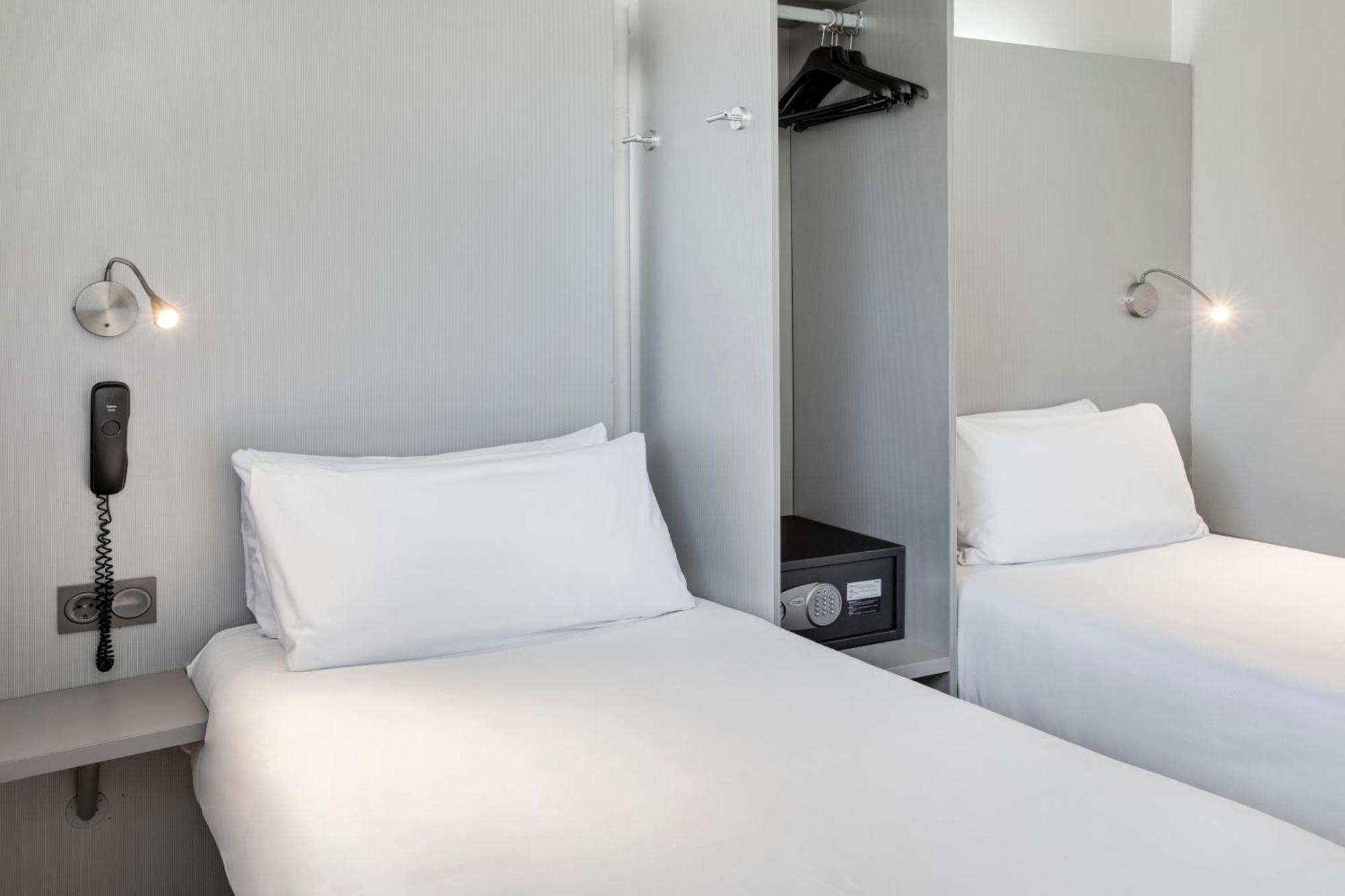 บี แอนด์ บี โฮเต็ล กราโนเยอร์ Hotel Les Franqueses del Valles ภายนอก รูปภาพ