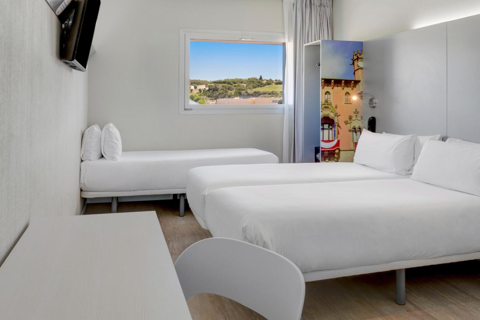 บี แอนด์ บี โฮเต็ล กราโนเยอร์ Hotel Les Franqueses del Valles ภายนอก รูปภาพ