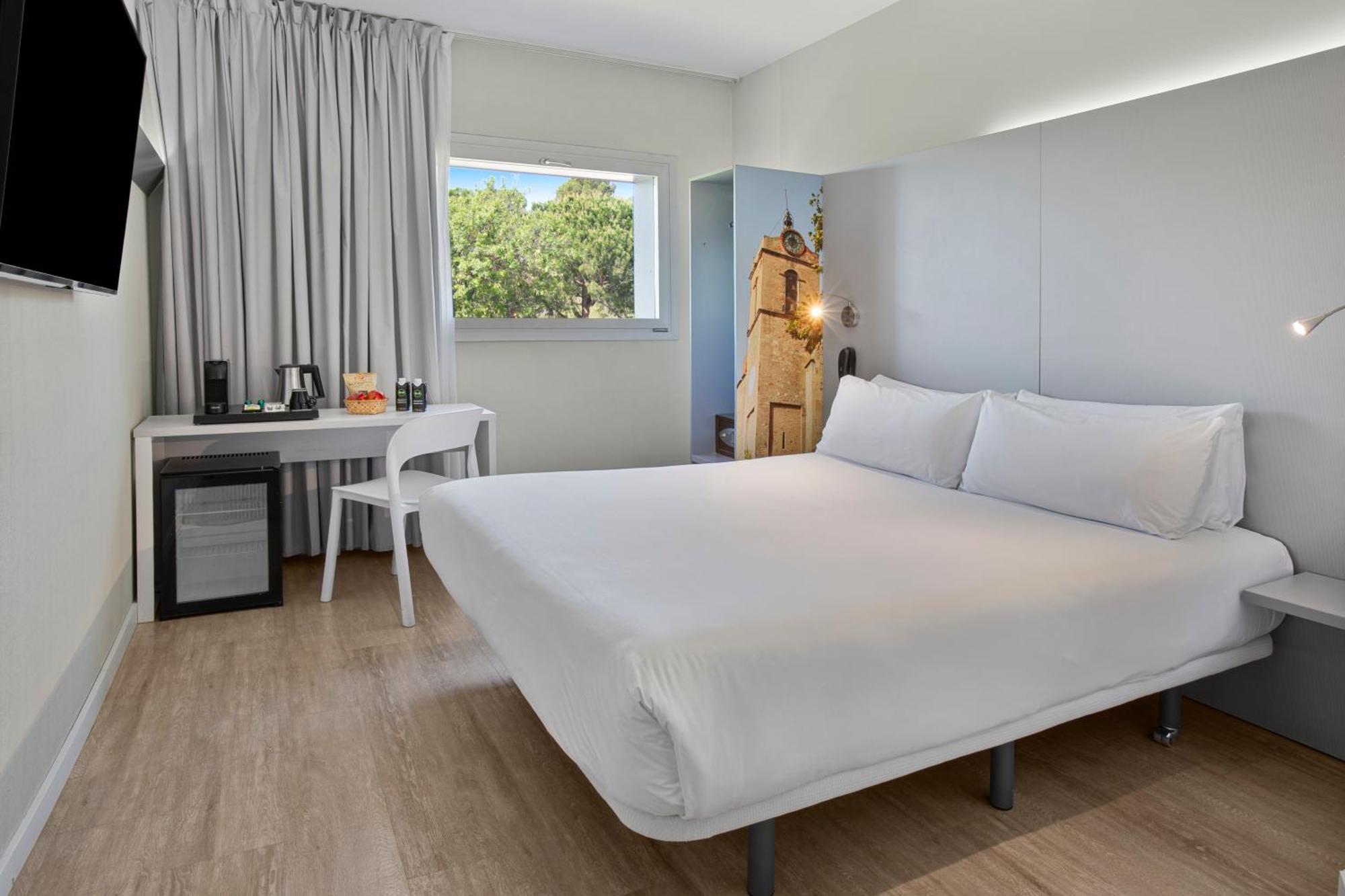 บี แอนด์ บี โฮเต็ล กราโนเยอร์ Hotel Les Franqueses del Valles ภายนอก รูปภาพ